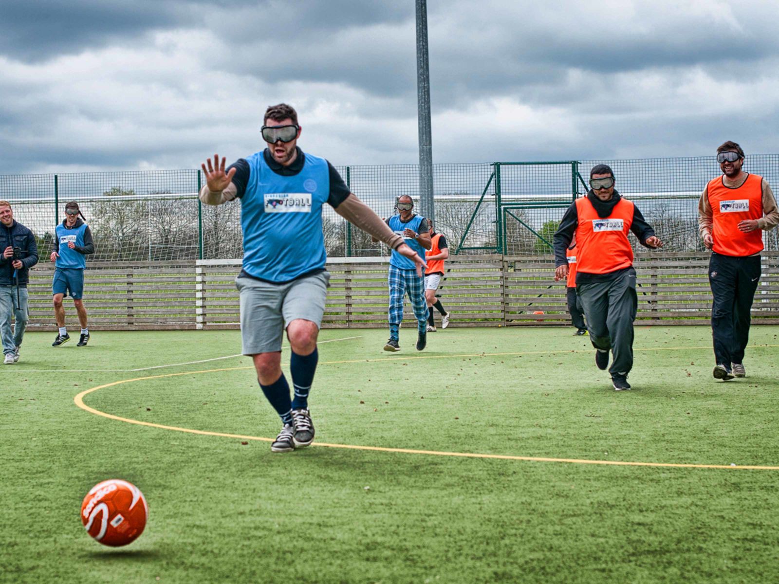 binocular-football